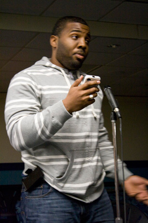 Open mic night draws crowd